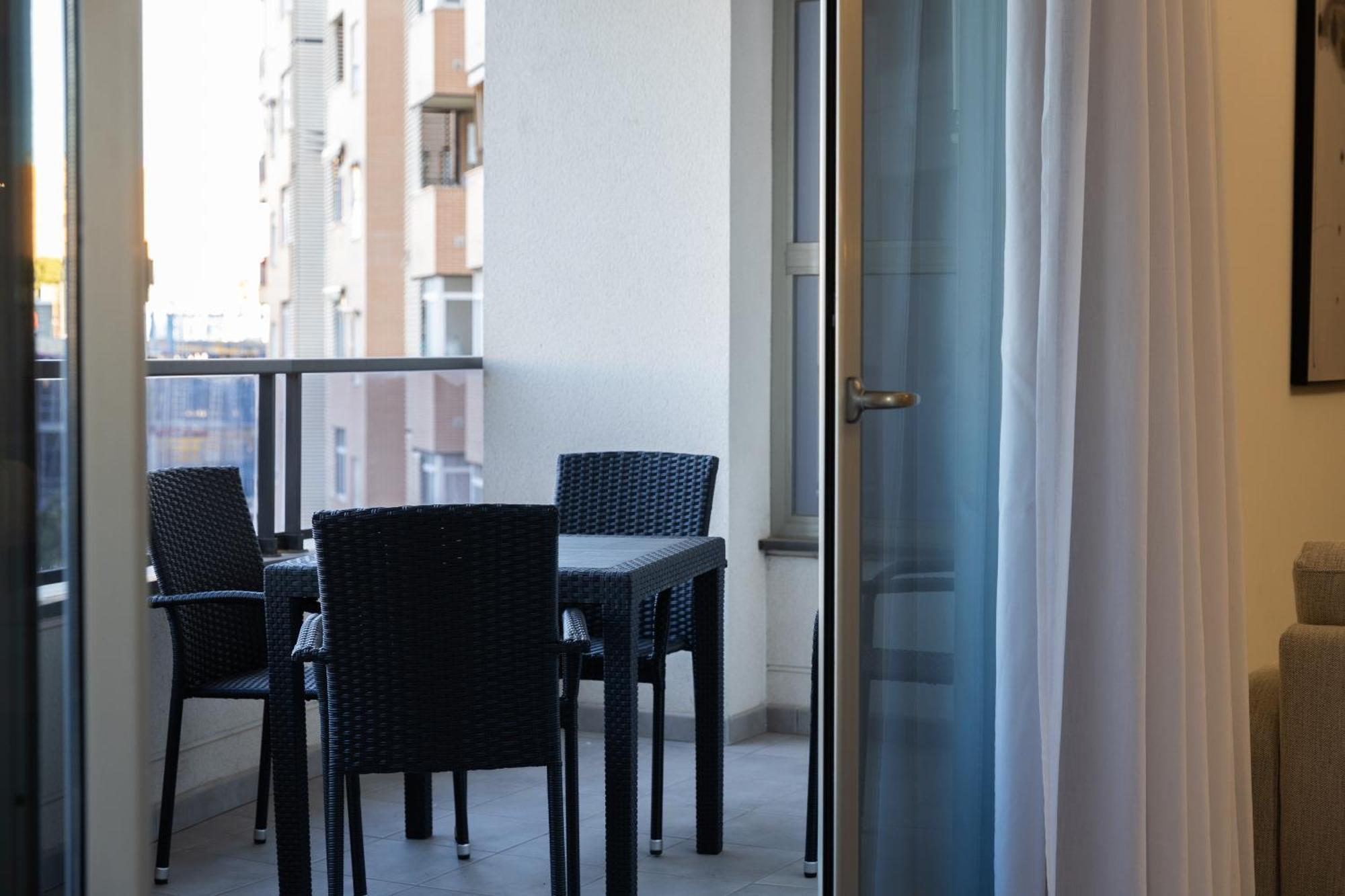 Guillman Suites Аликанте Екстериор снимка