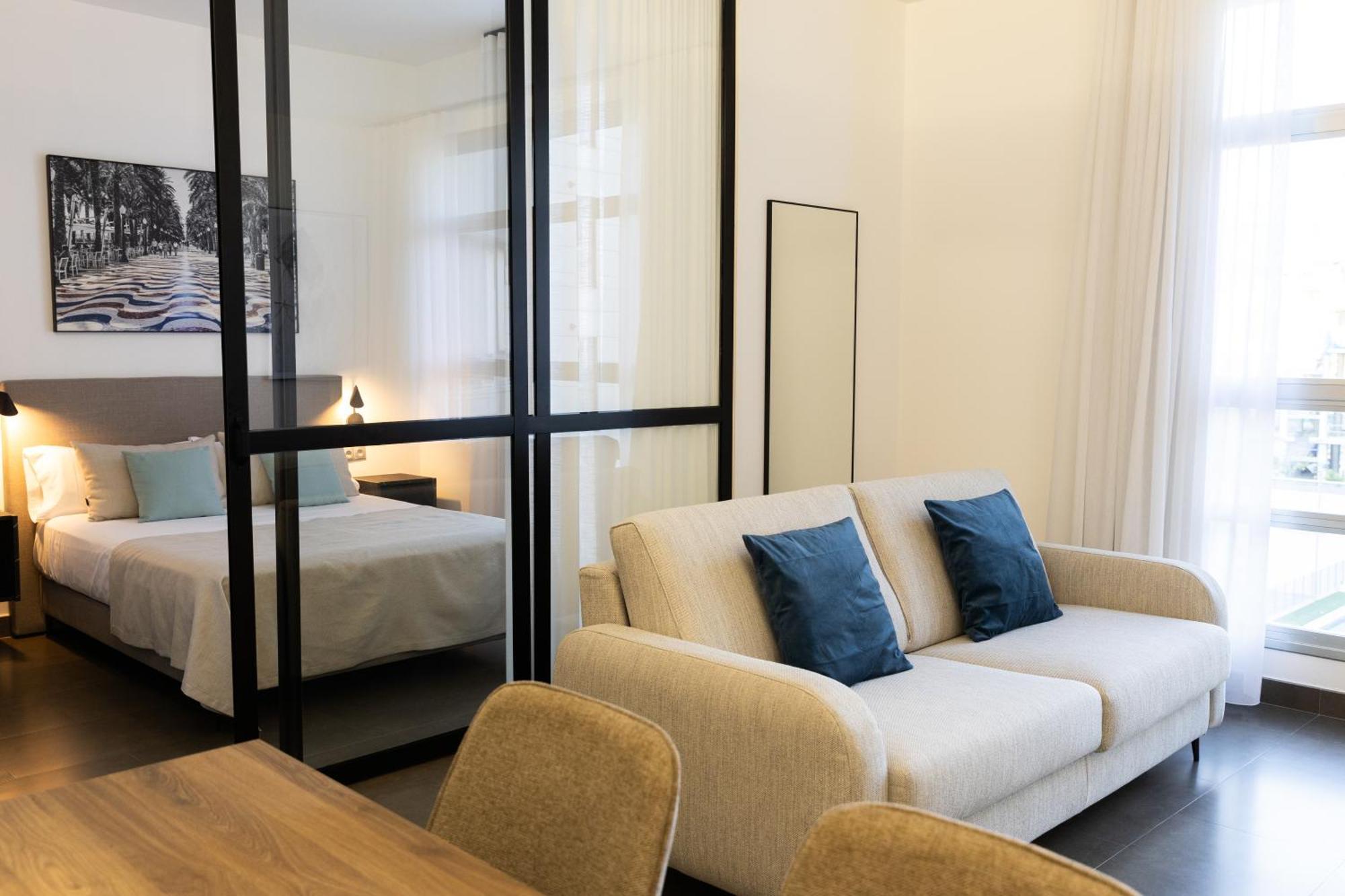 Guillman Suites Аликанте Екстериор снимка