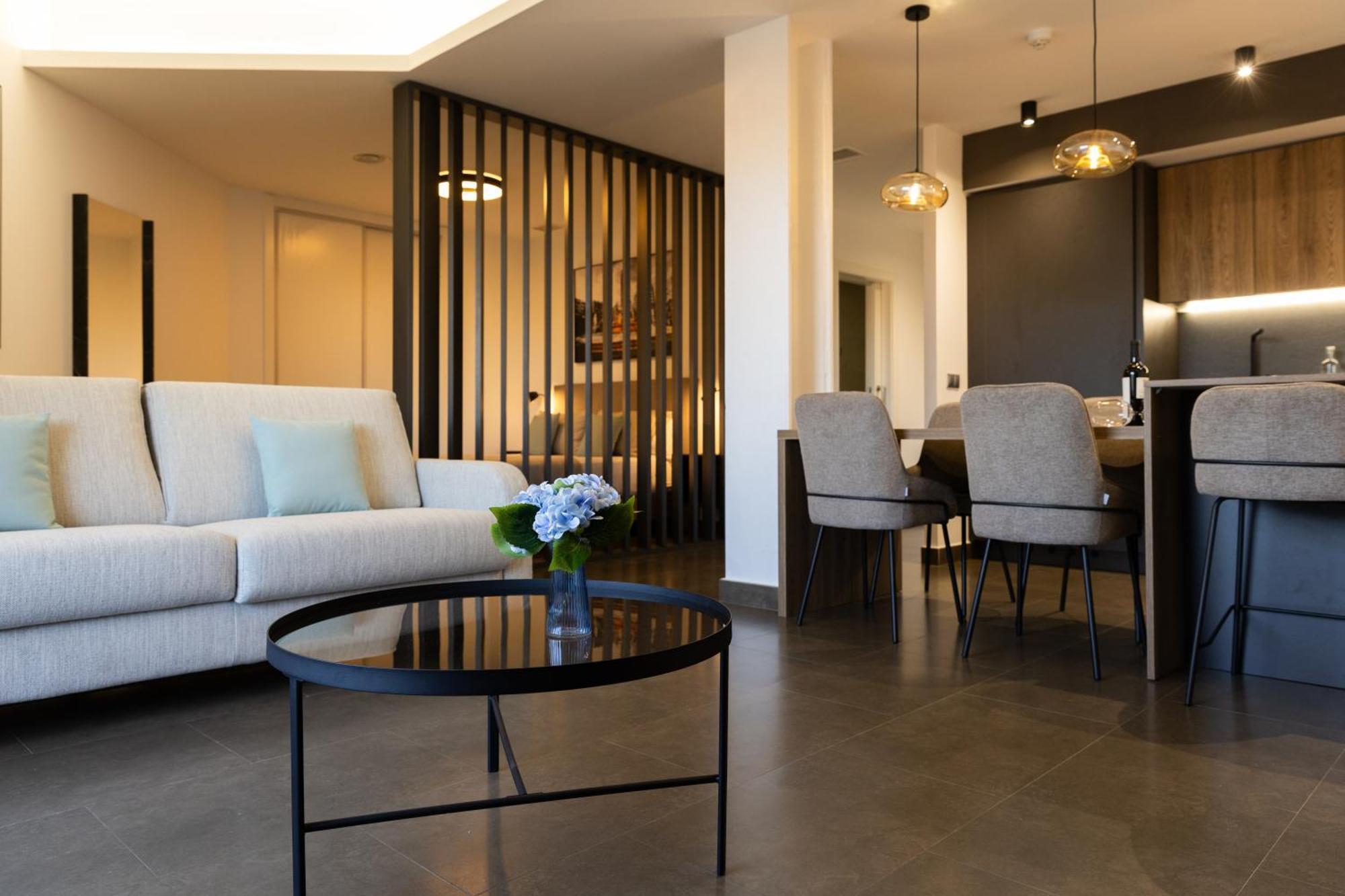 Guillman Suites Аликанте Екстериор снимка