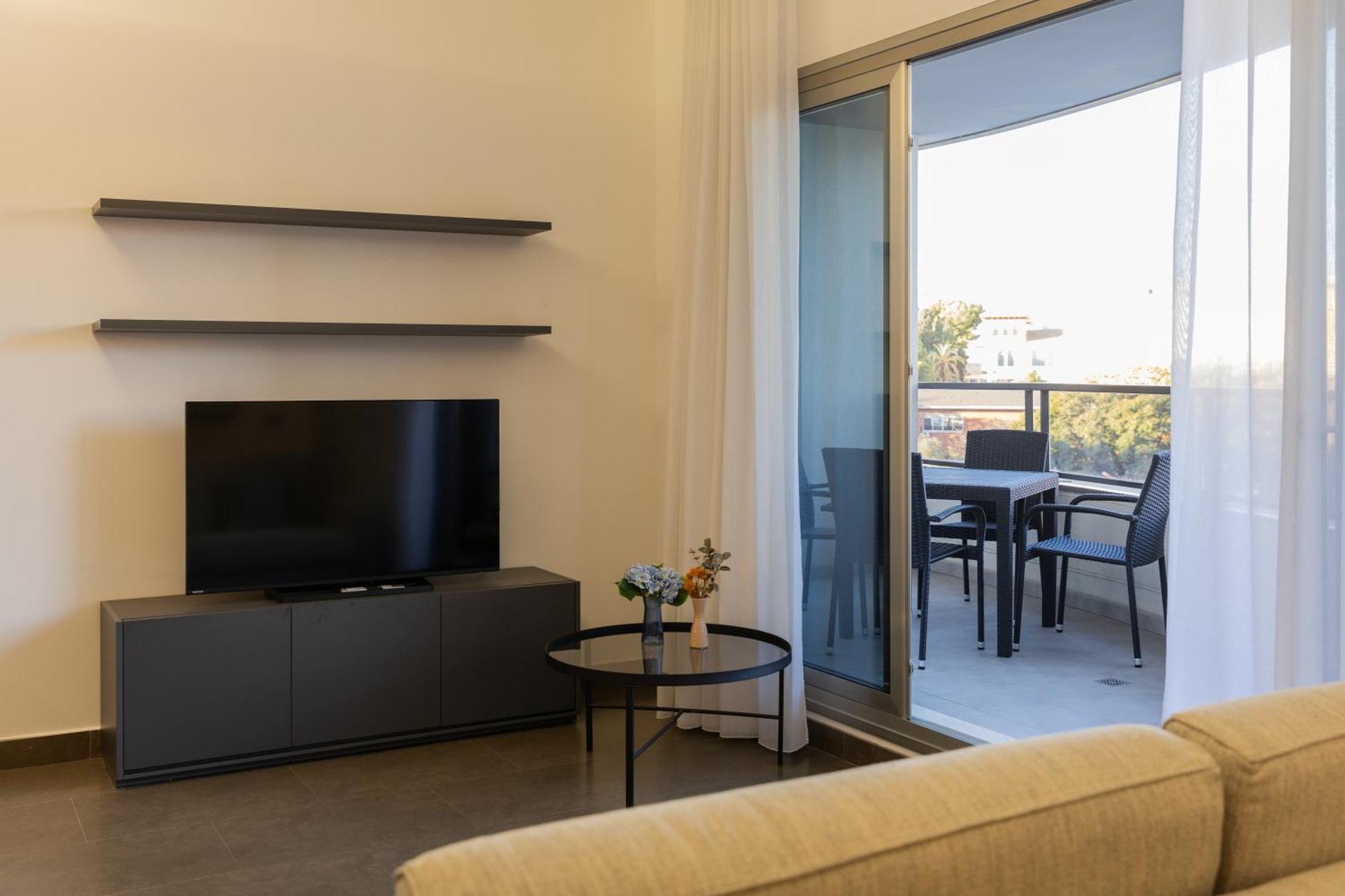 Guillman Suites Аликанте Екстериор снимка