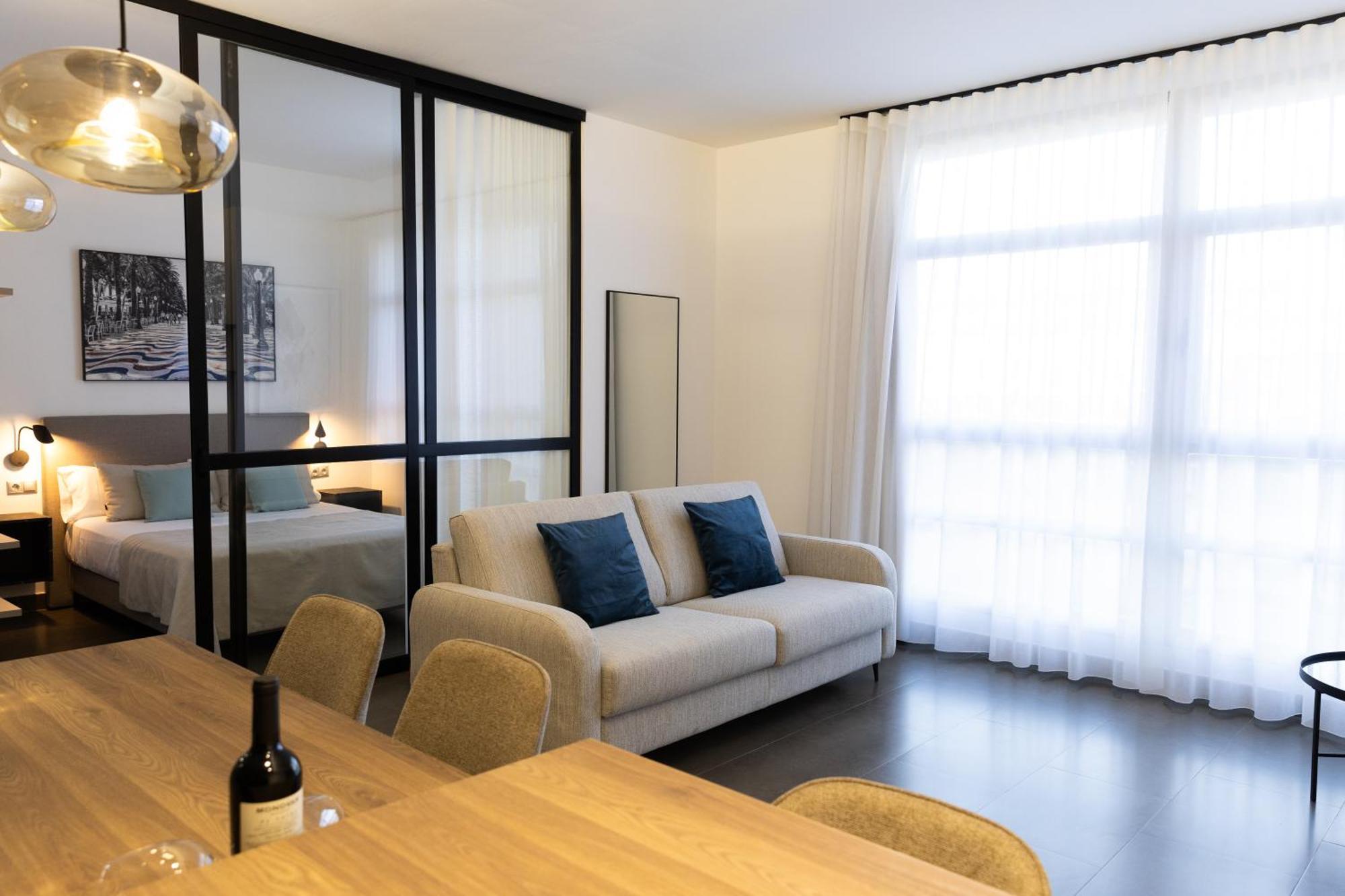 Guillman Suites Аликанте Екстериор снимка